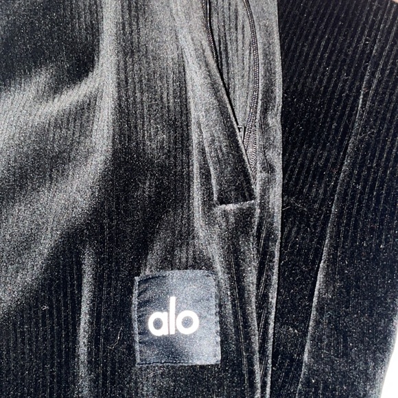 Small Alo yoga valour pants - Picture 8 of 8